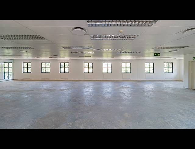 1,928M² OFFICE TO LET IN HYDE PARK